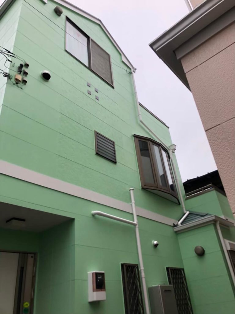 横浜市磯子区A様邸の外壁塗装施工後の写真